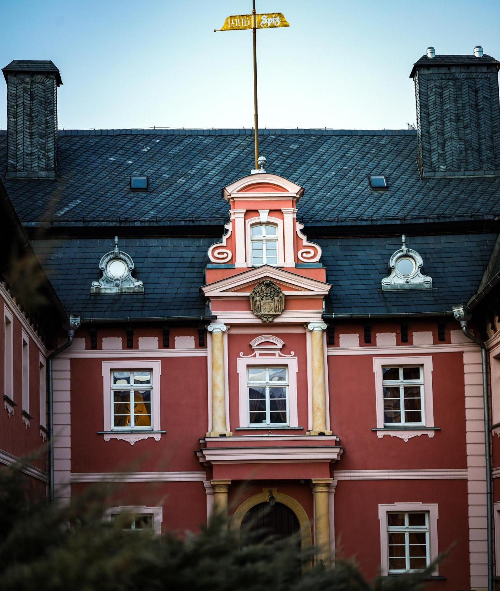 Palac Spiz Milkow Kolo Karpacza Exteriér fotografie